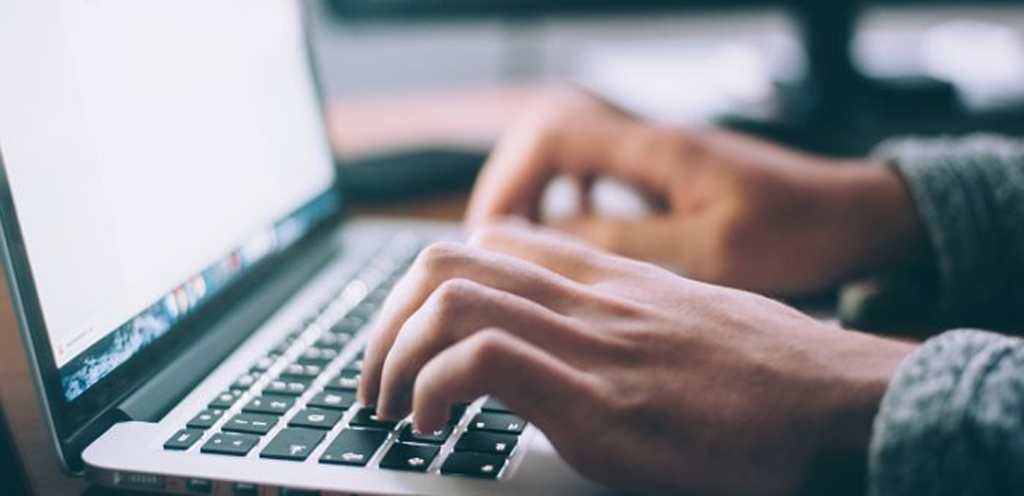 laptop-2589420_1920-700×529 laptop-2589420_1920-700x529